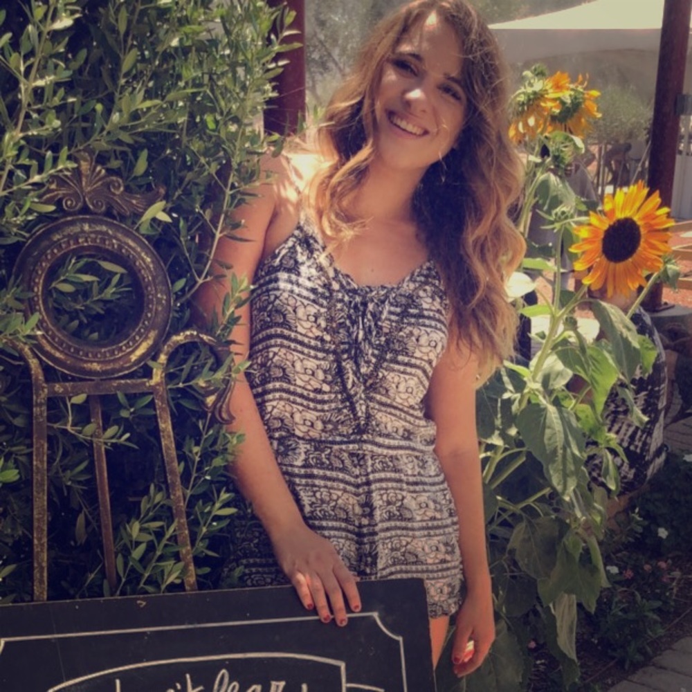 Meet your Posher, Cortney 🌻
